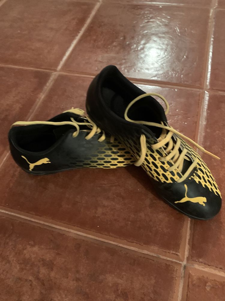 Puma de futebol tamanho 38,5