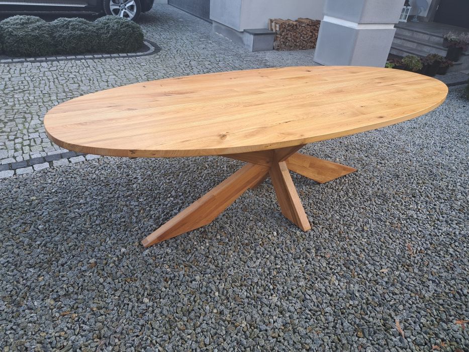 Sprzedam owalny stół dębowy