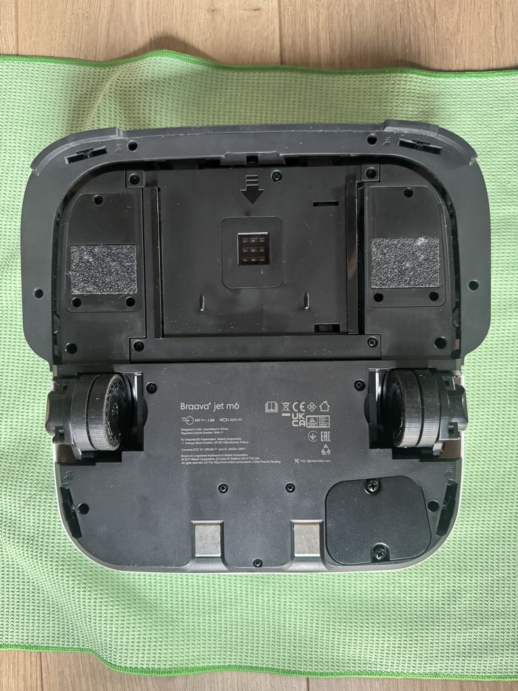 Irobot myjący Brava jet m6+ ścierki i płyn