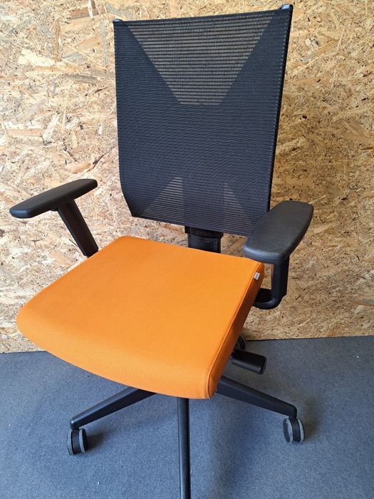 Fotel biurowy obrotowy Profim Raya NET  20SL  P54PU