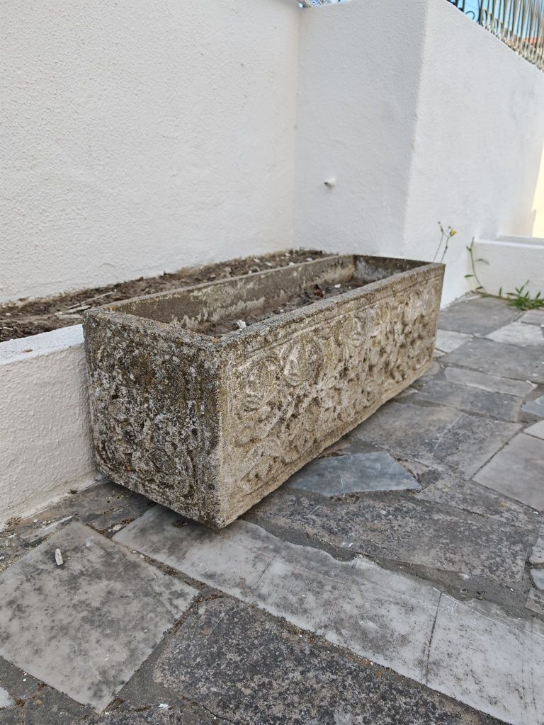 Vasos e Floreiras em Pedra para Jardim/Exterior - Diversos Modelos