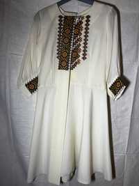 Вишиванка-сукня білого кольору