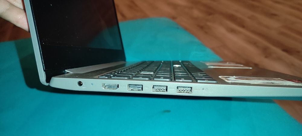 Lenovo ideapad 3