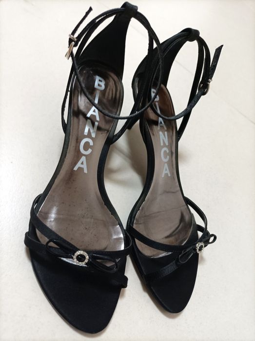 Sapatos pretos de cerimónia marca Bianca  (T. 39)