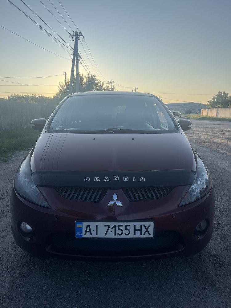 Mitsubishi Grandis 2.4 механіка ГБО 7 місць