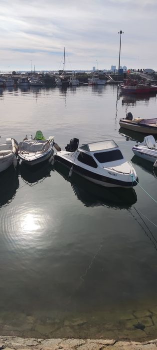 Barco semi-cabinado c/ Suzuki 85 Cv