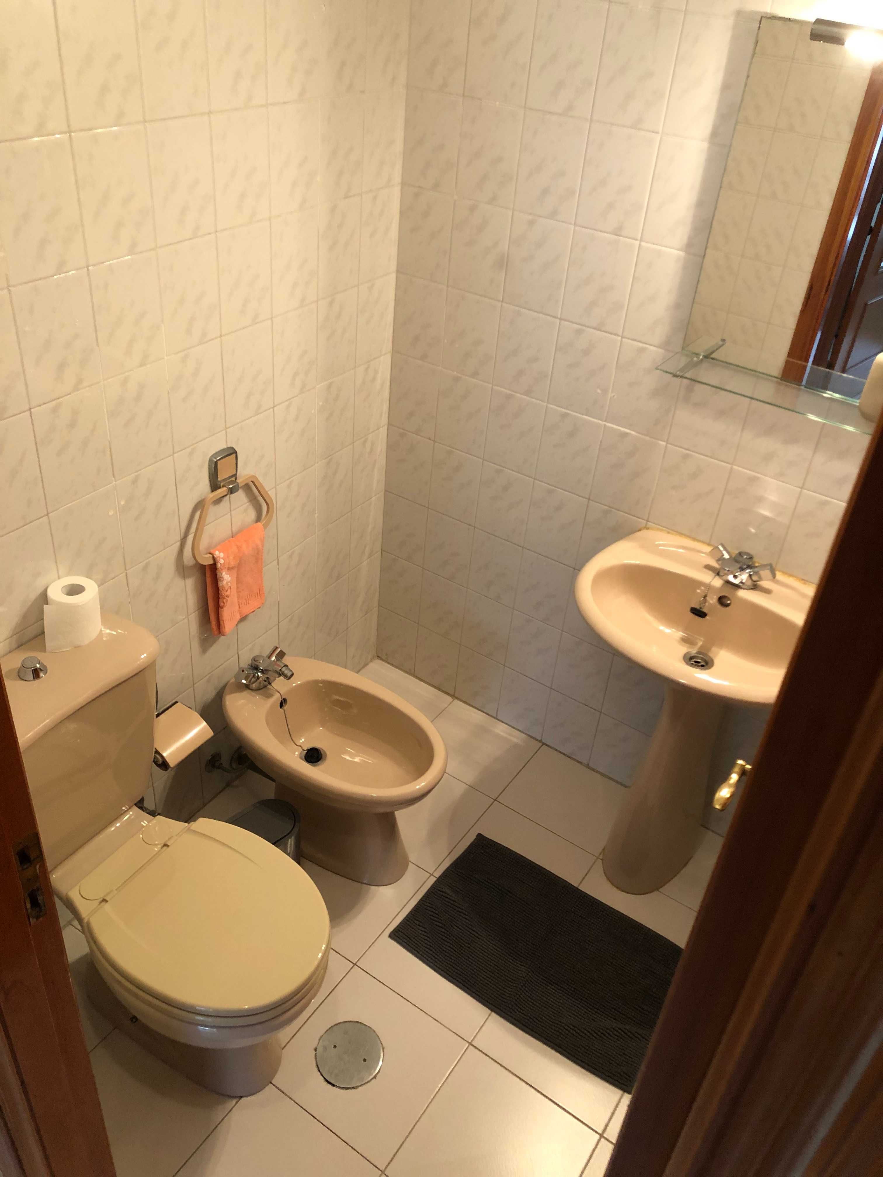 Quarto em apartamento T2