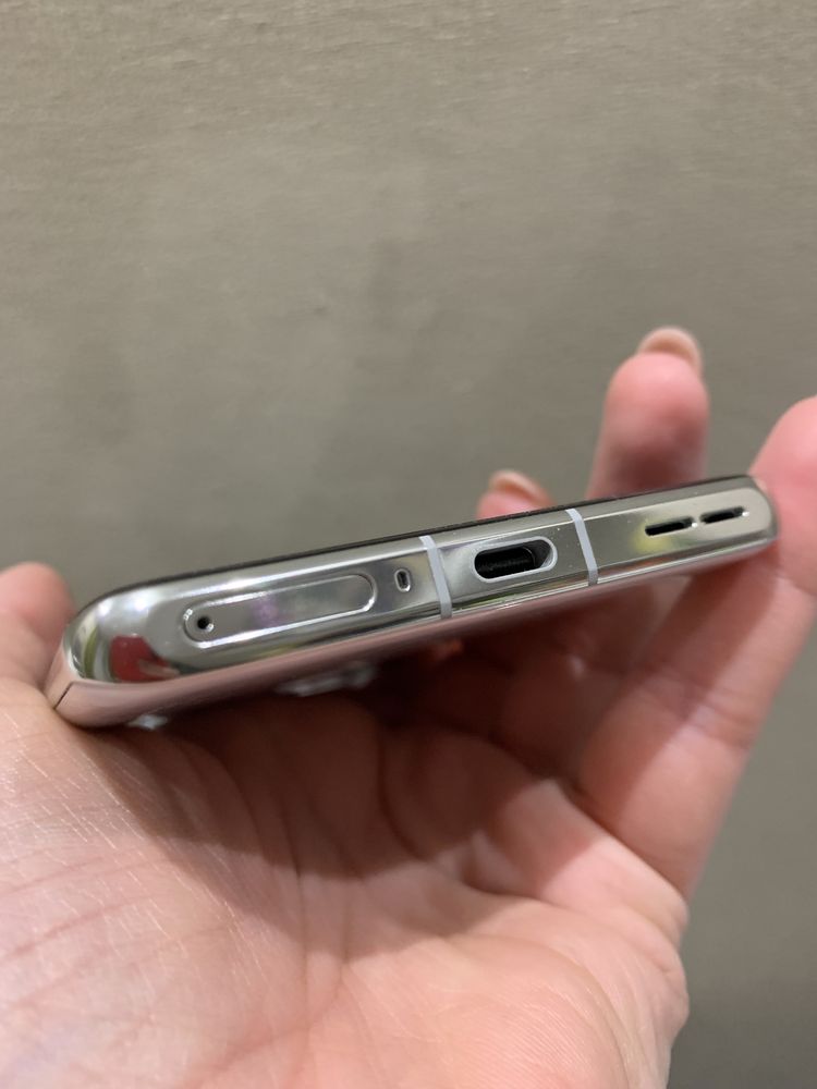 Смартфон OnePlus 12 24/1Tb silver (ГАРАНТІЯ)  + бонус