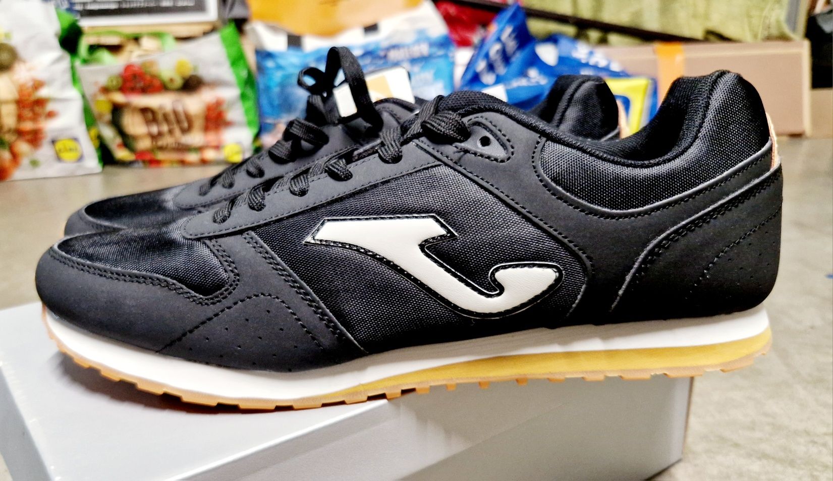 Tenis Joma novos na caixa n 45.5 com fatura
Excelente qualidade
Preço