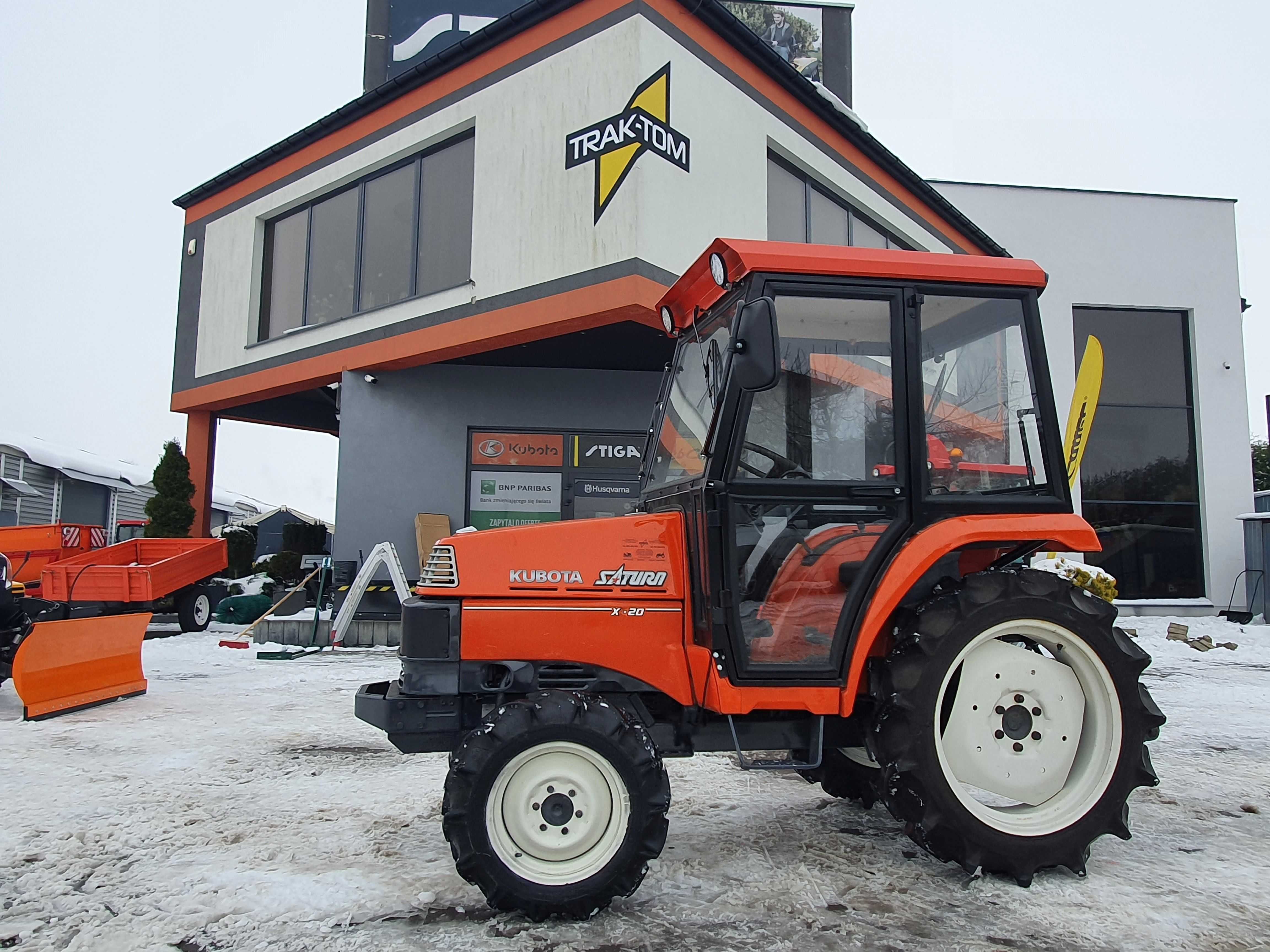 Kubota Saturn X-20 DT traktorek 4x4 diesel 20 KM kabina 4-cylindry