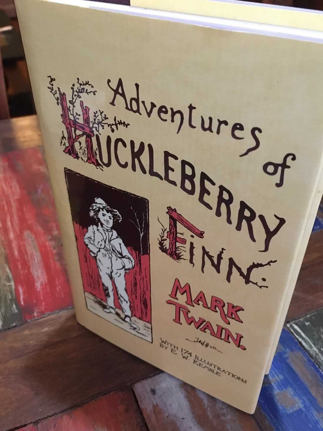 Adventures Of Huckleberry Finn de Mark Twain | Livro Raro | Capa Dura