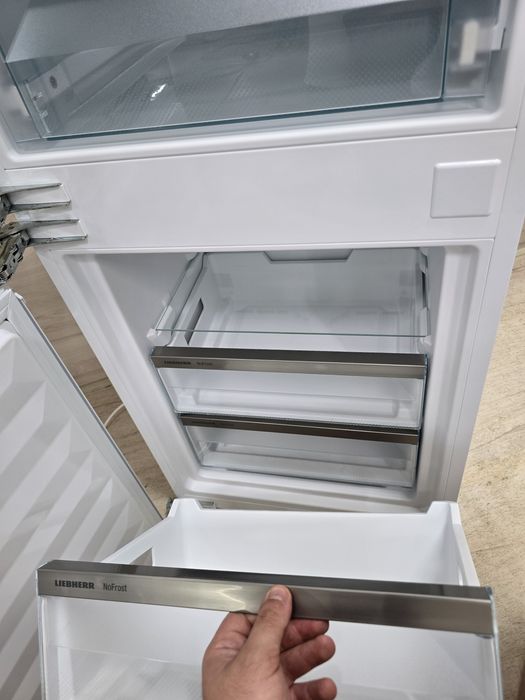 Як новий Холодильник Liebherr 2025 року BioFresh NoFrost Сенсорний