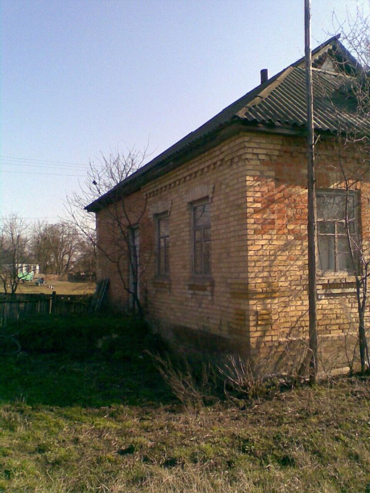 Продам кирпичний дом