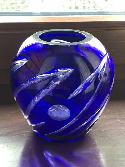 Ваза цветной хрусталь кобальт ручная огранка NACHTMANN  Германия