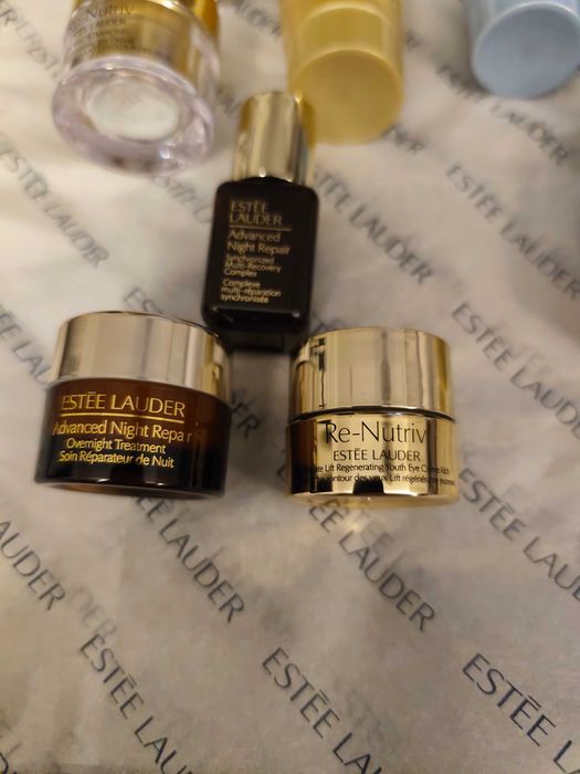 Estee lauder Re-Nutriv kosmetyki dodatki