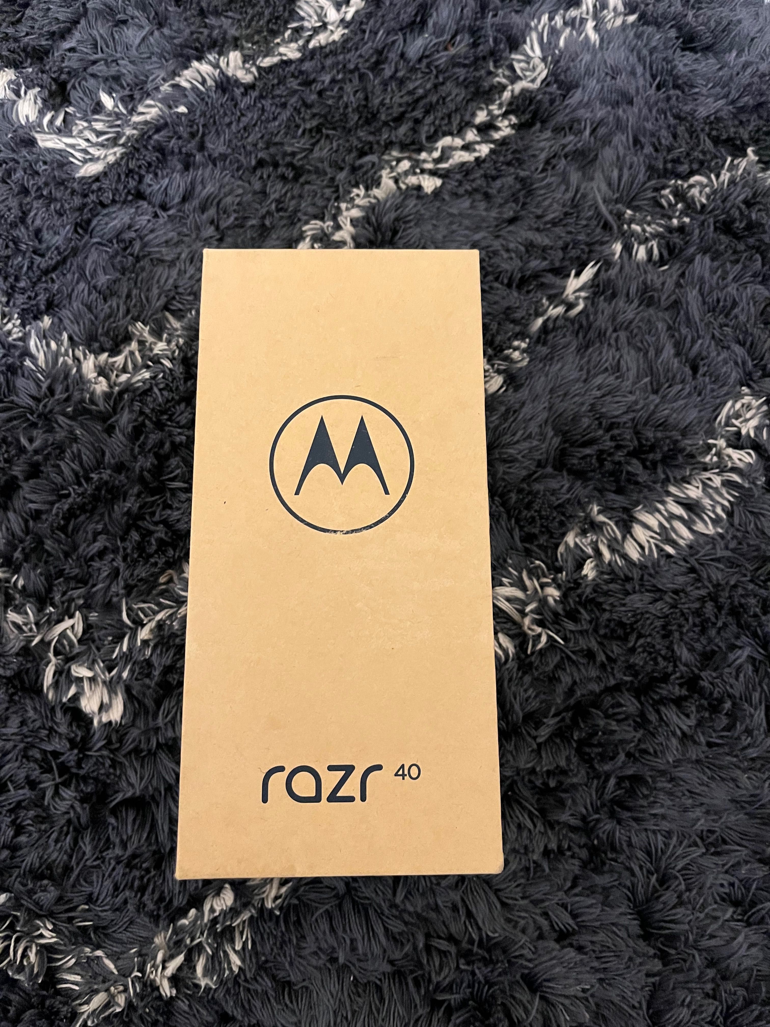 Motorola Razr 40 256GB fioletowy składany