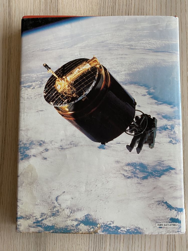 Книга The Encyclopedia of US Spacecraft Энциклопедия аппаратостроения