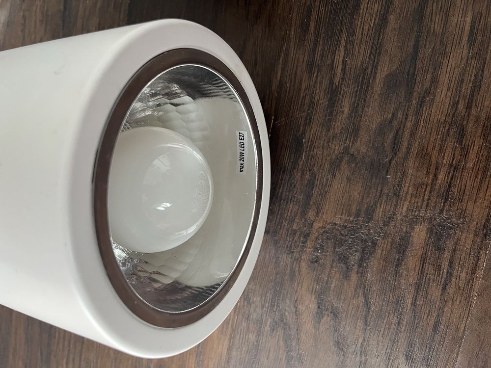 Biale lampy oprawa natynkowa castorama