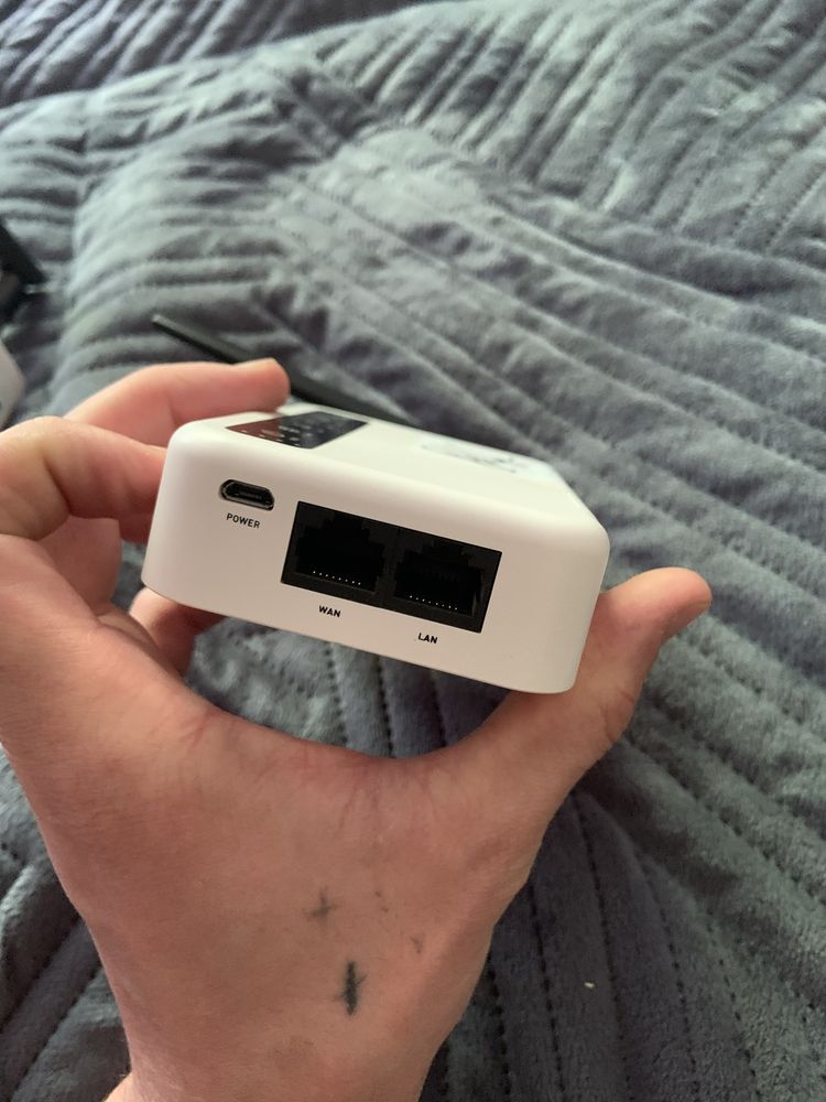 Роутер GL.iNet GL-MiFi 4G (б/у, без батареи)