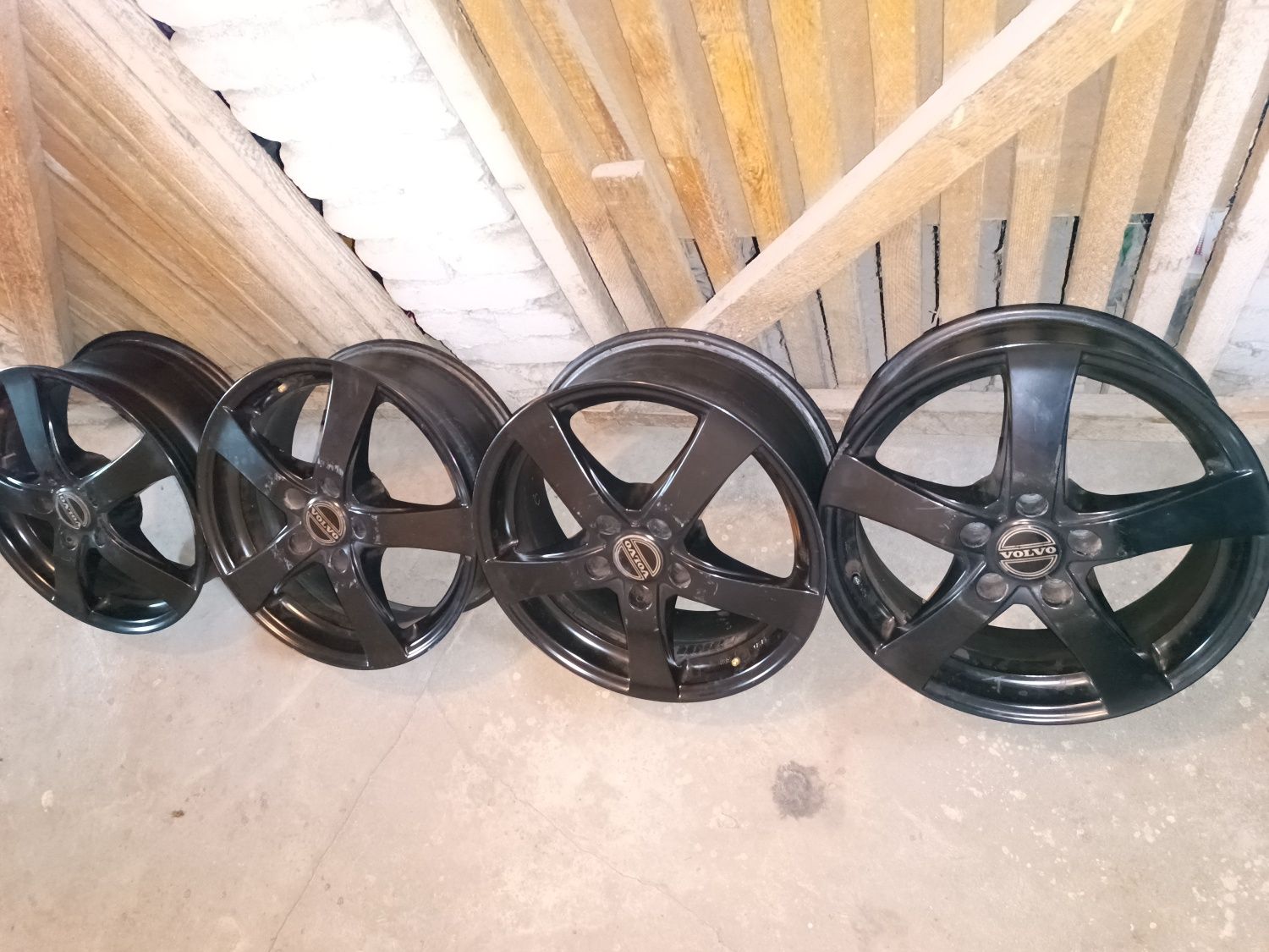 Czarne felgi 5x108 volvo