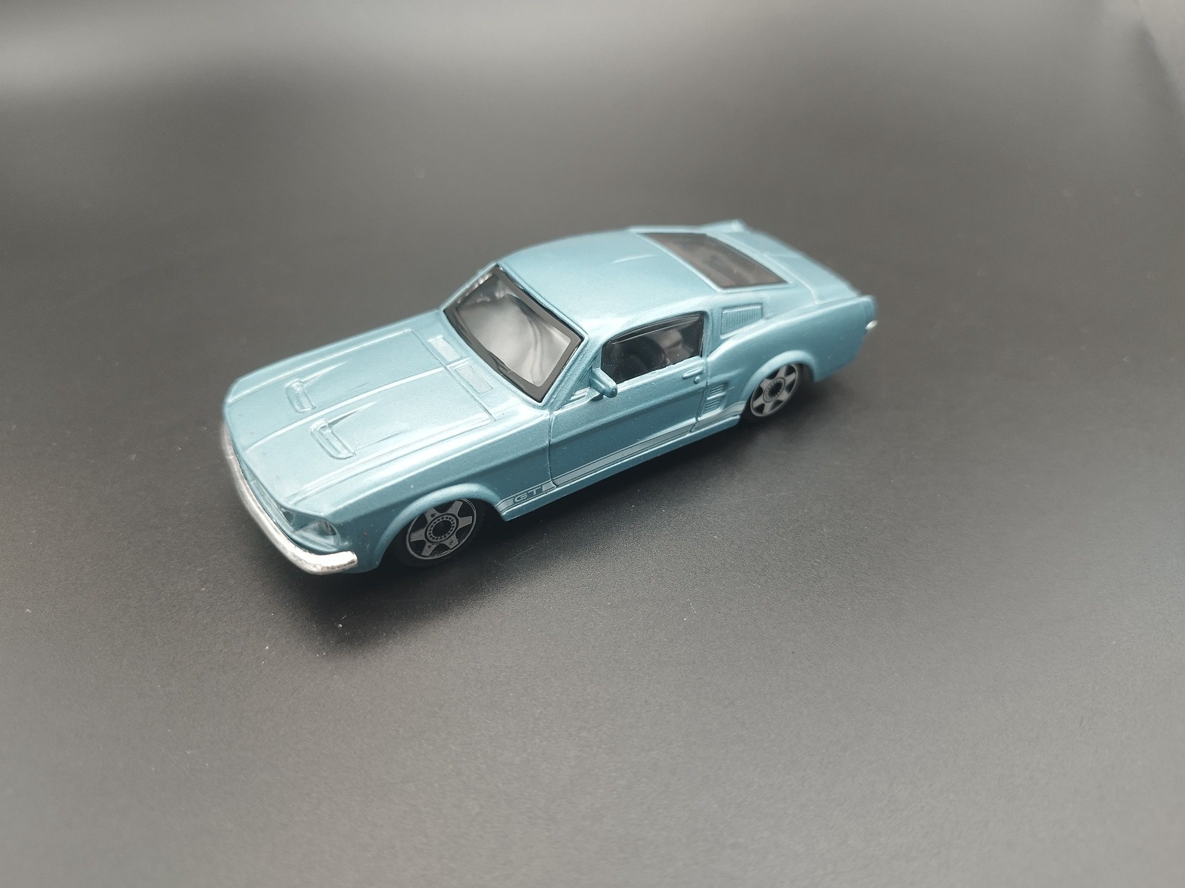 1:43 Bburago Ford Mustang G.T. Model