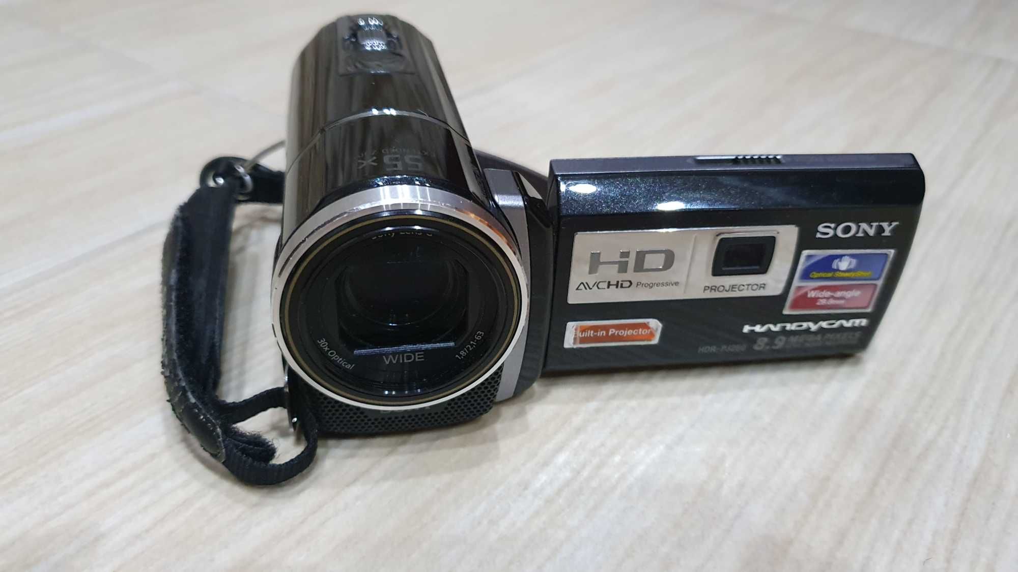 Kamera SONY HDR-PJ260VE z dyskiem wewnętrznym i wbudowanym projektorem