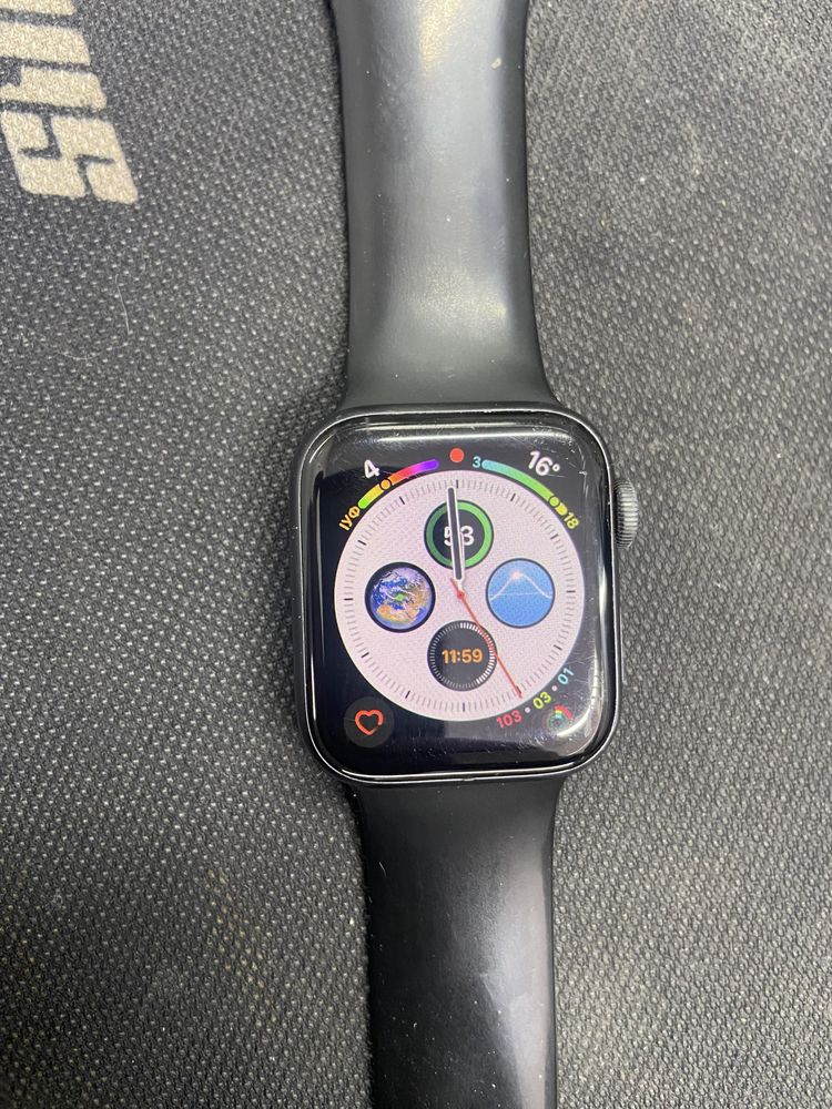 Apple Watch 4 40mm gps