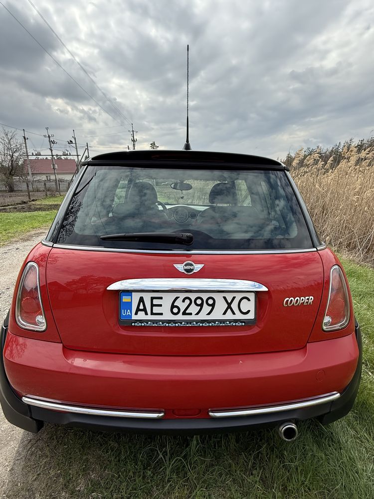 Продам свій, офіційний Mini Cooper 2006