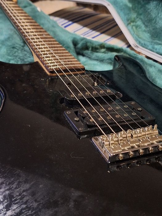 Guitarra Yamaha preta