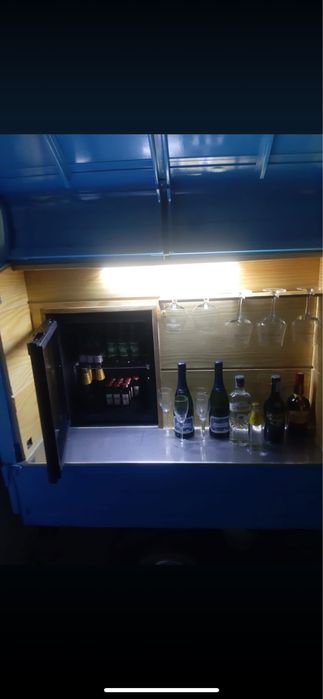 Maquina de cerveja com mesa para alugar ao dia