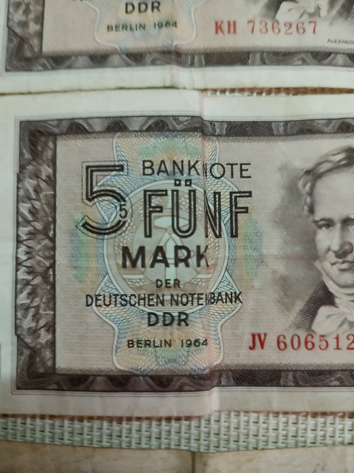 Banknoty piecio markowe DDR