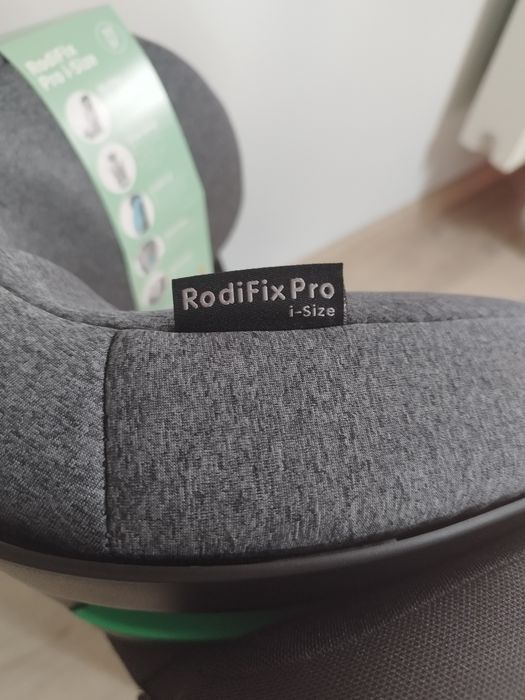 Fotelik samochodowy Maxi Cosi Rodofix I-size