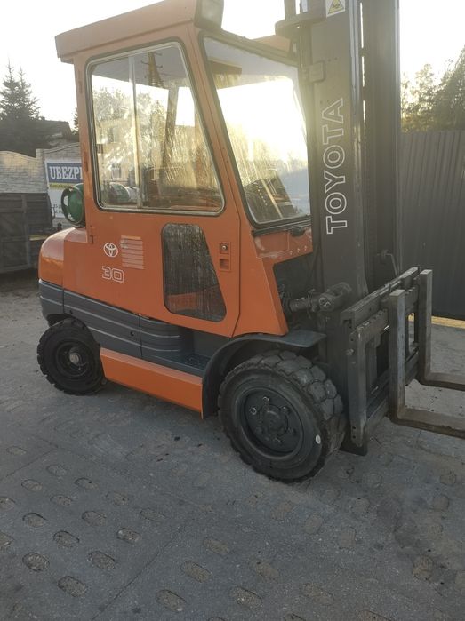 Toyota 6Fg30 wózek widłowy przeue boczny