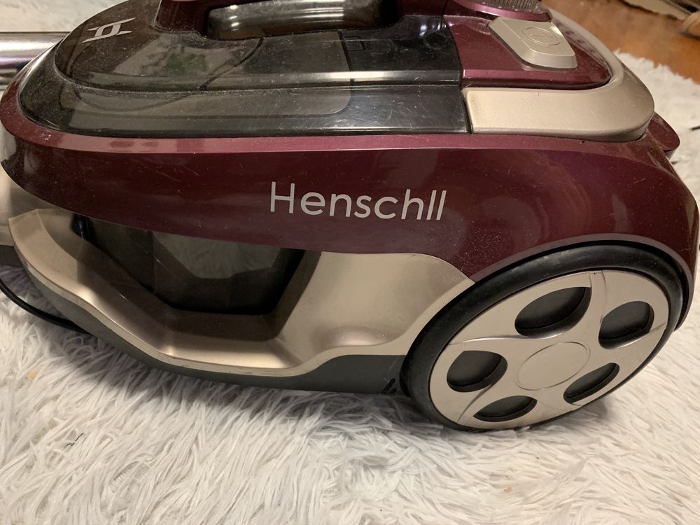 Пилисос Henschll