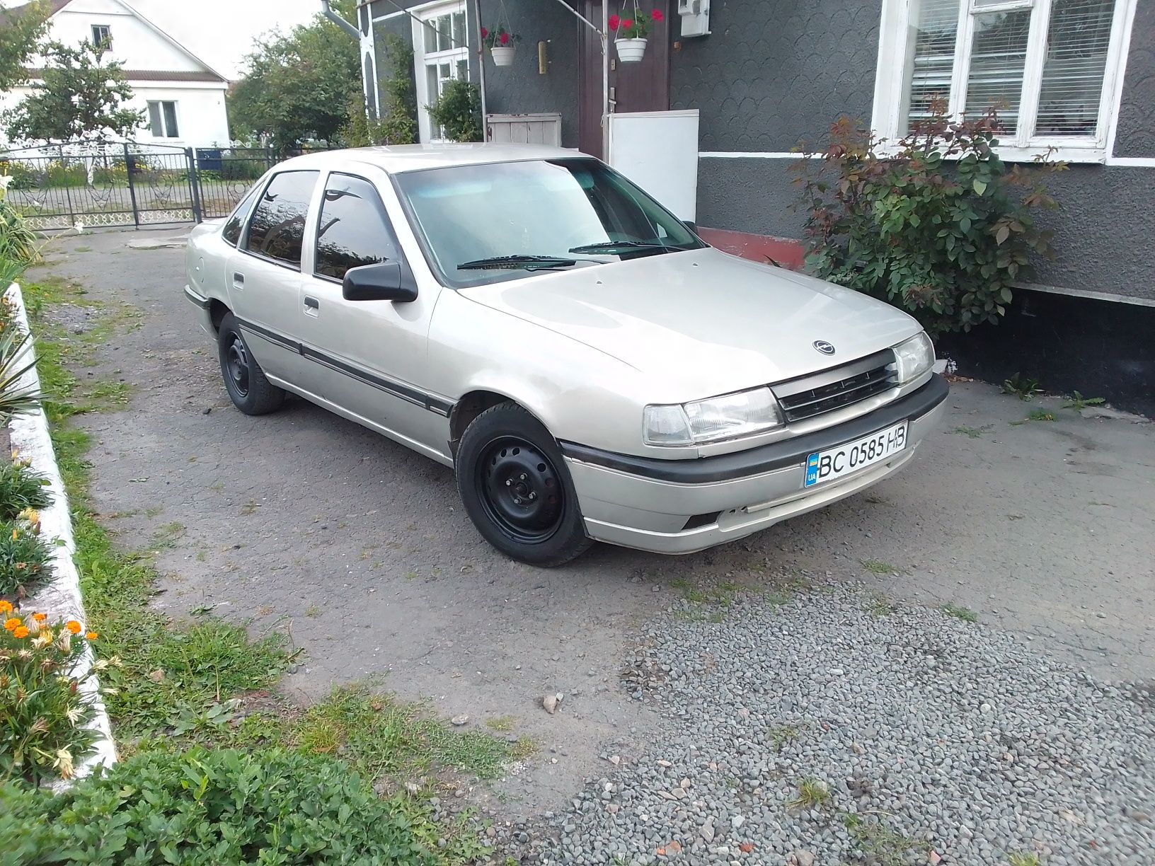 Продам Opel vekta 1.8 бензин