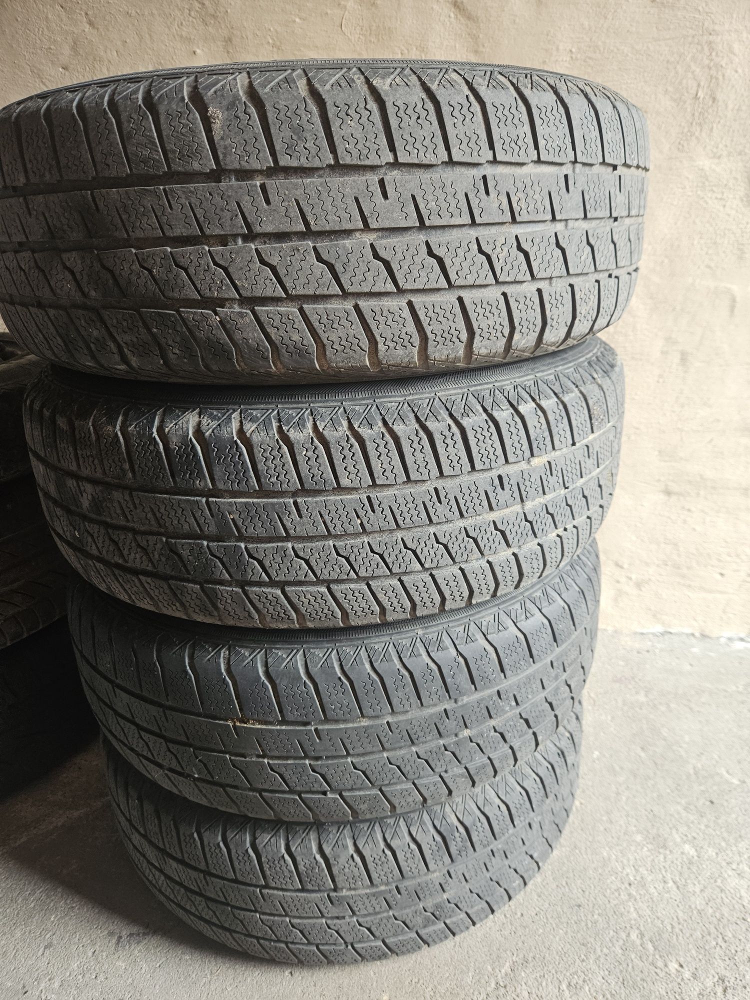 Kola Alufelgi 5x112 Zima Komplet Audi VW Gold Touran Skoda