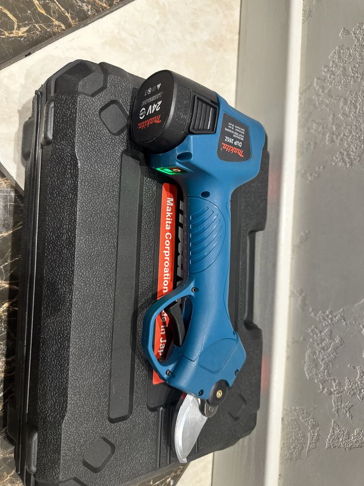 Акумуляторний секатор Makita Dup 265 (24V5aH)