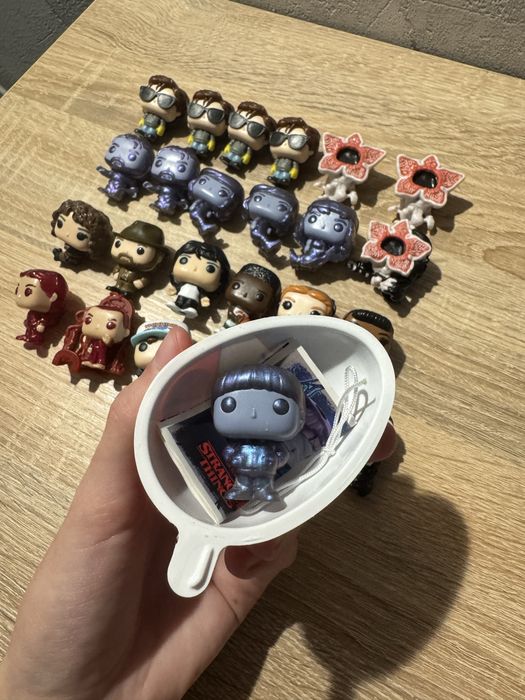 Kinder joy stranger things продаж