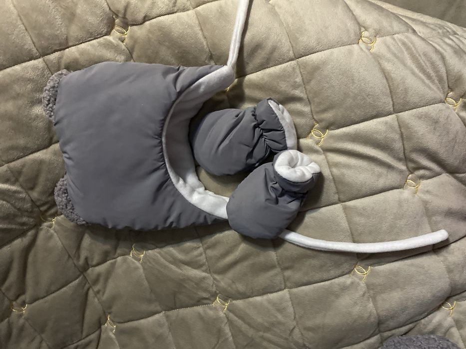 Продам дитячий зимній комбінезон на 3-6 місяців