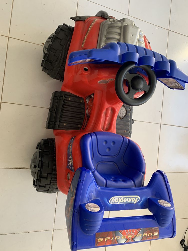 Moto 4 homem aranha