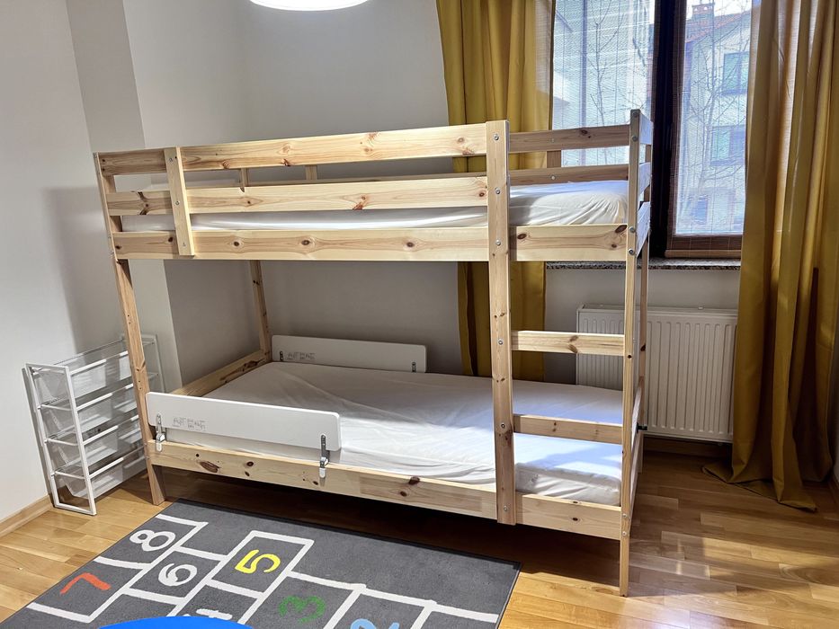 Sprzedam łóżko piętrowe IKEA - MYDAL z materacami i zabezpieczeniami