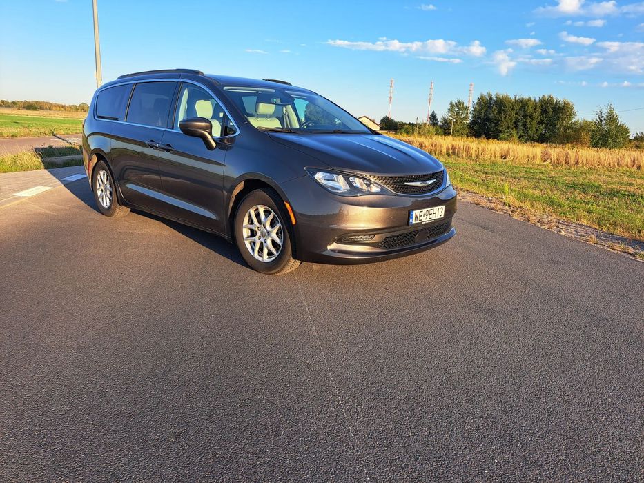 Chrysler Voyager Chrysler Pacifica voyager po lekkim uszkodzeniu