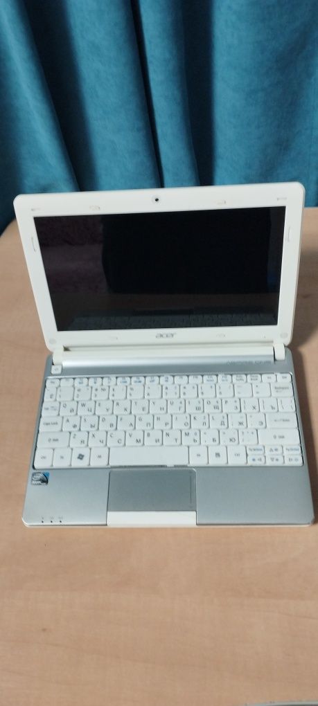 Нетбук Acer Aspire One D270