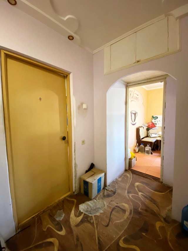 Продаю простору 1к.квартиру на Намиві (вул. Озерна)ц6