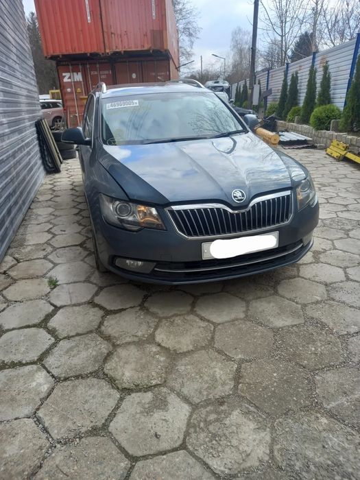 Maska zderzak błotnik Skoda SuperB