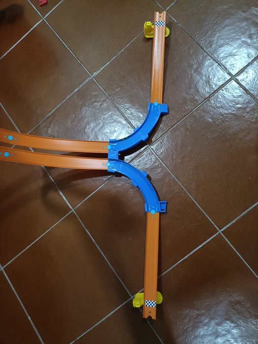 Pista hotwhells vertical