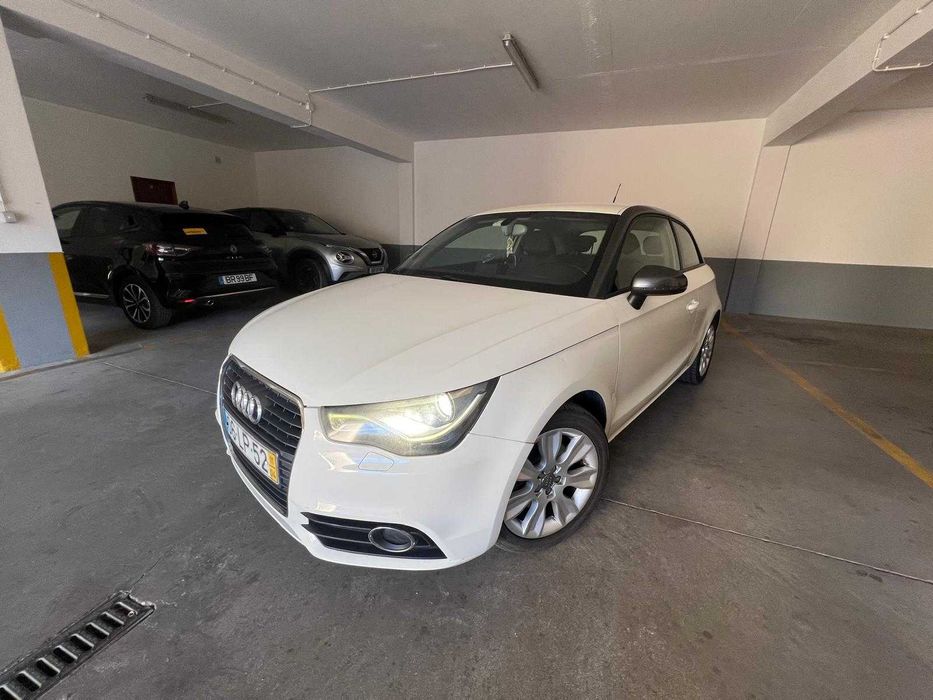 Audi A1 1.6 TDI (2011) – Nacional – 180.000 km