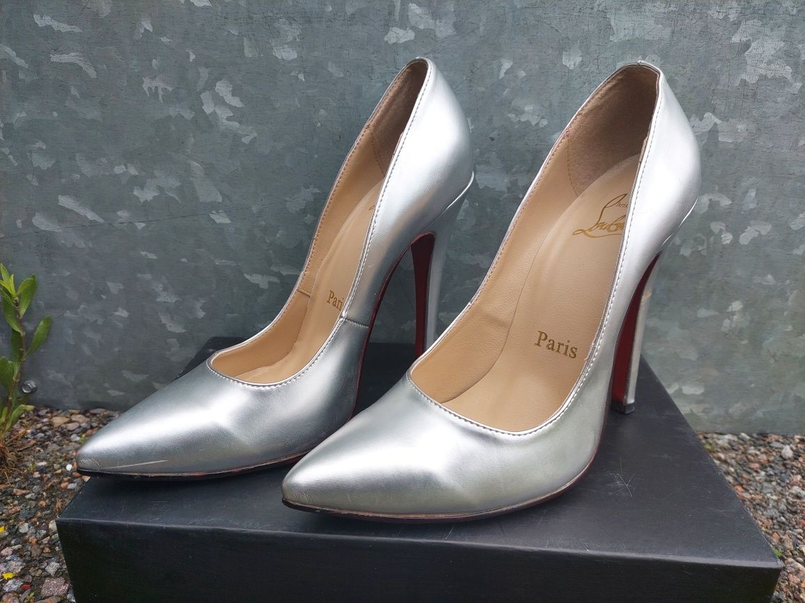 Лабутены туфли Christian Louboutin Paris серебристые made in Italy