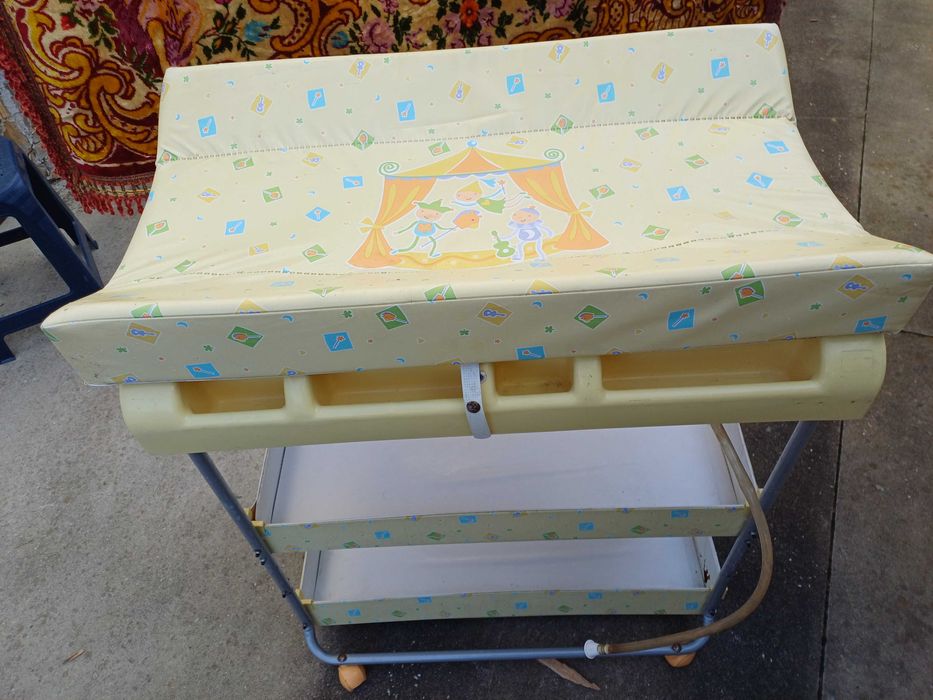 Vendo fraldario com banheira