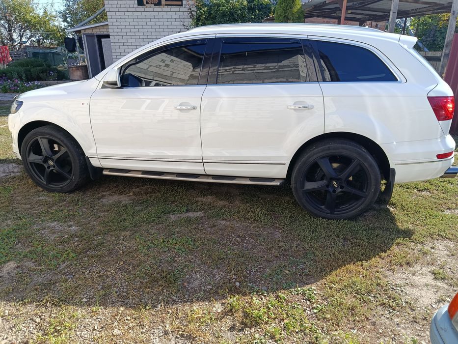 Продам Audi Q7 в отличном состоянии